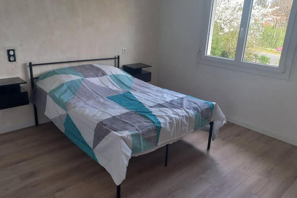 Maison Spacieuse Avec Un Terrain Casseneuil 외부 사진